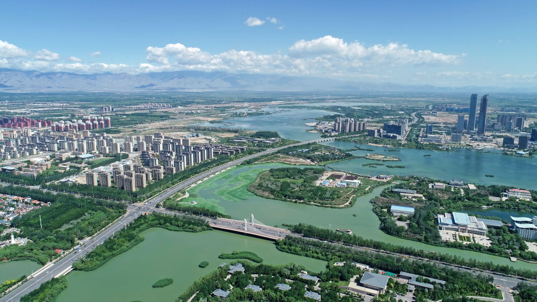 寧夏銀川市閱海國家濕地公園（2021年6月27日攝，無人機照片）。 新華社記者 王鵬 攝
