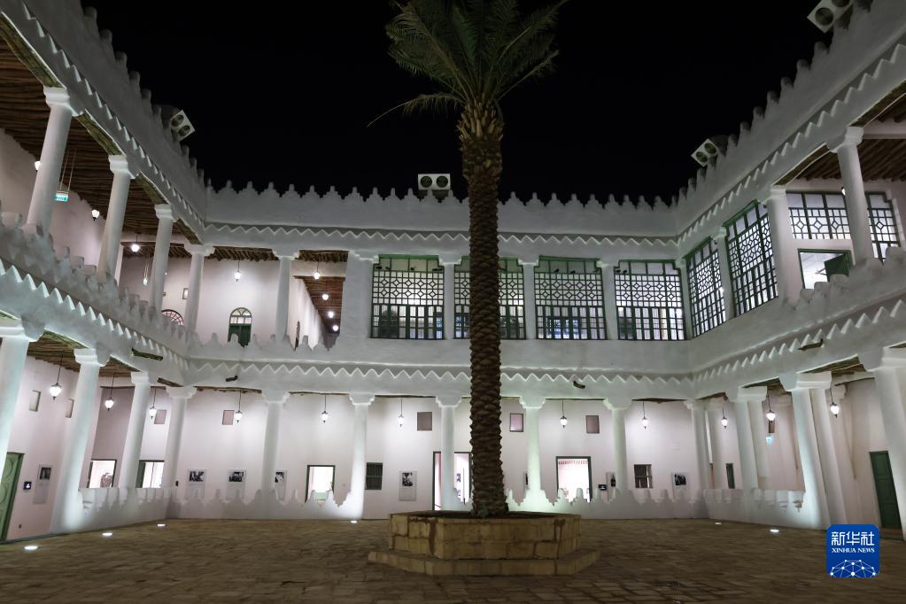 這是12月4日在沙特阿拉伯首都利雅得拍攝的“四方宮”。新華社記者 王海洲 攝