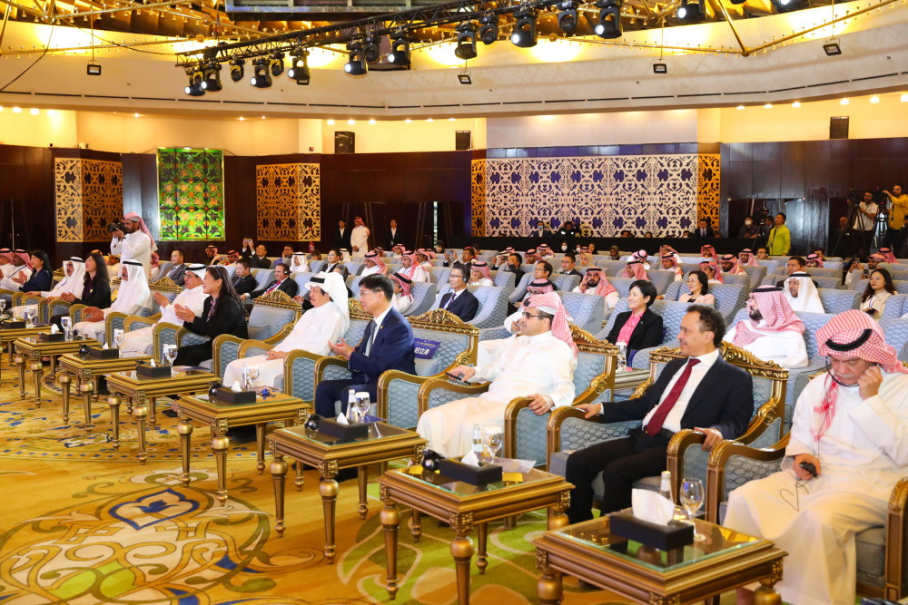 12月5日，在沙特阿拉伯首都利雅得，嘉宾出席2022中国-阿拉伯媒体合作论坛。