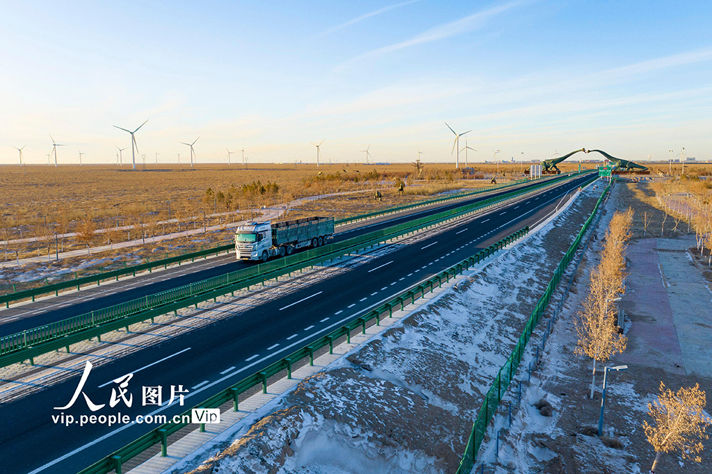 內蒙古二連浩特：二廣高速二連浩特至賽漢塔拉段改擴建公路正式通車【4】