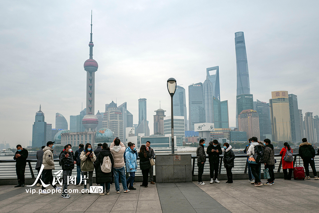 上海：南京路步行街外灘游人如織