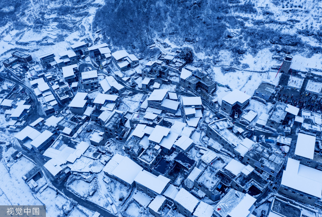 四川阿壩：休溪村二月二迎來大雪天氣 鄉村銀裝素裹