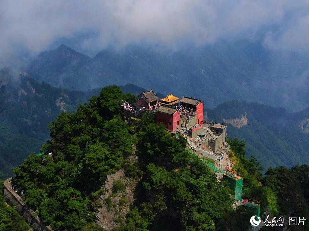 ǧ�������䵱ɽ��5��