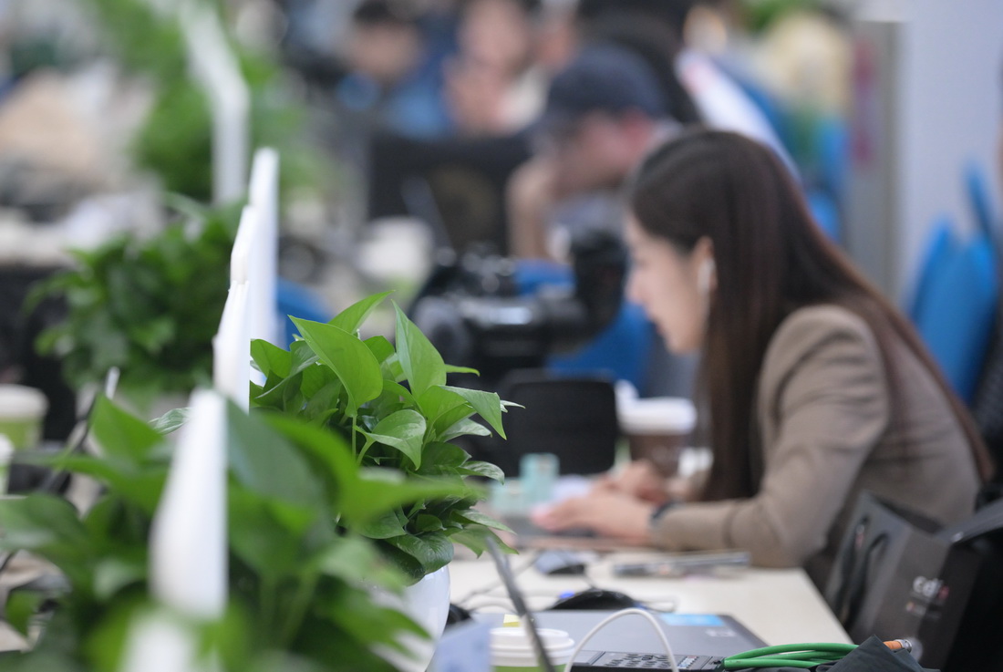 3月30日在博鰲亞洲論壇新聞中心拍攝的綠植。新華社記者 蒲曉旭 攝