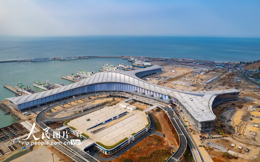 4月3日，俯瞰建設中的海口新海港客運綜合樞紐項目。