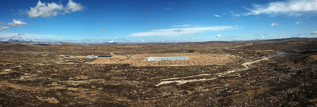 4月21日俯瞰高海拔宇宙線觀測站（LHAASO）（無人機全景照片）。新華社記者 金立旺 攝