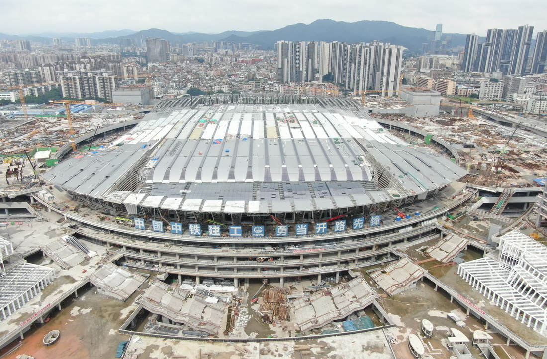 這是6月19日拍攝的建設中的廣州白雲火車站（無人機照片）。