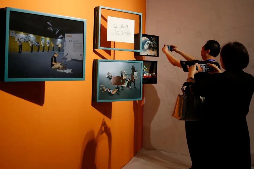 中國攝影金像獎展覽現場。張雙雙攝