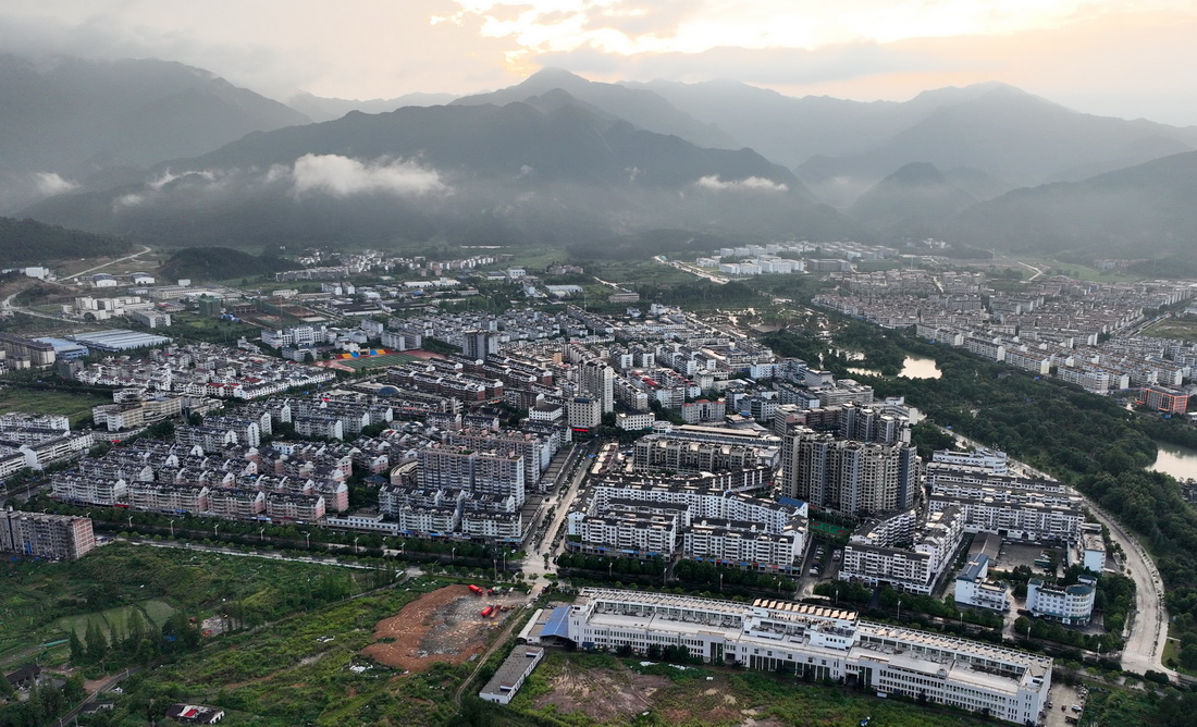 6月27日拍攝的井岡山新城區（無人機照片）。