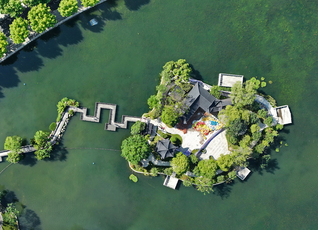 6月28日拍攝的井岡山挹翠湖公園（無人機照片）。