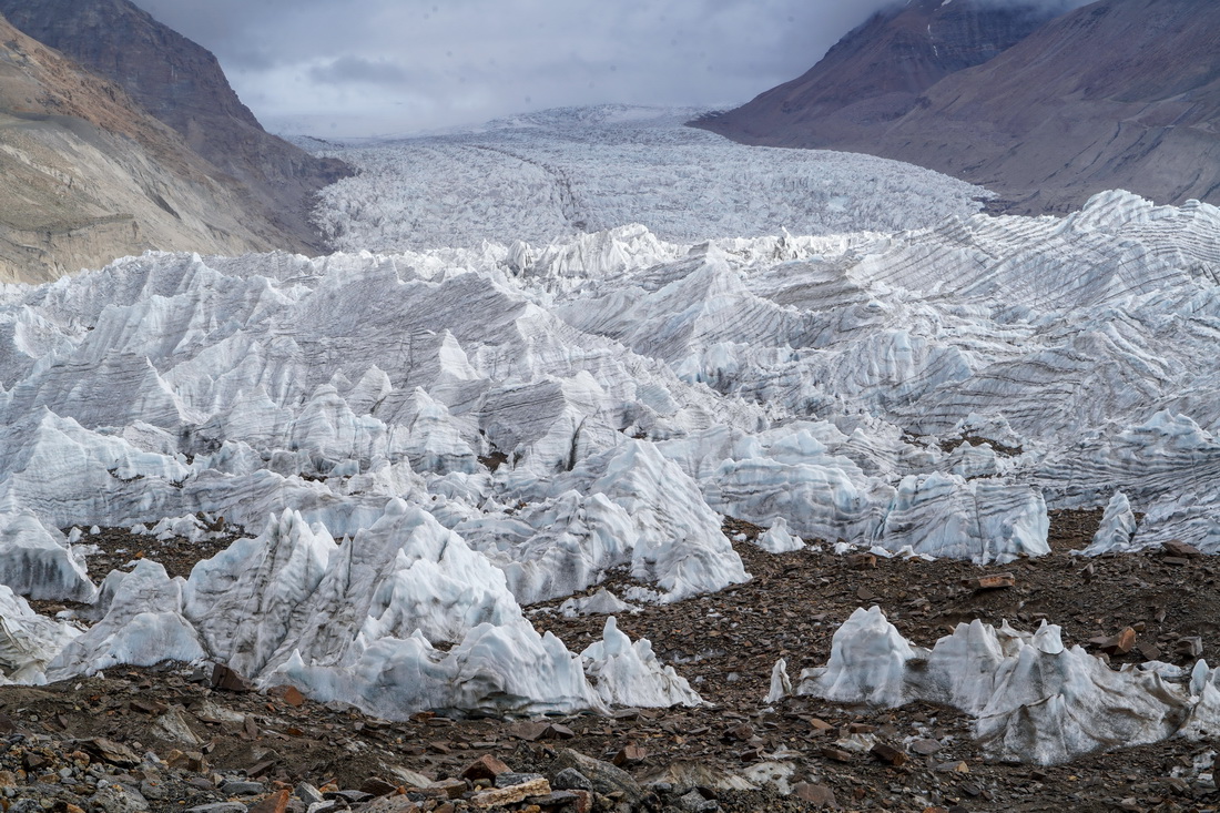 7月8日拍攝的崗布冰川。