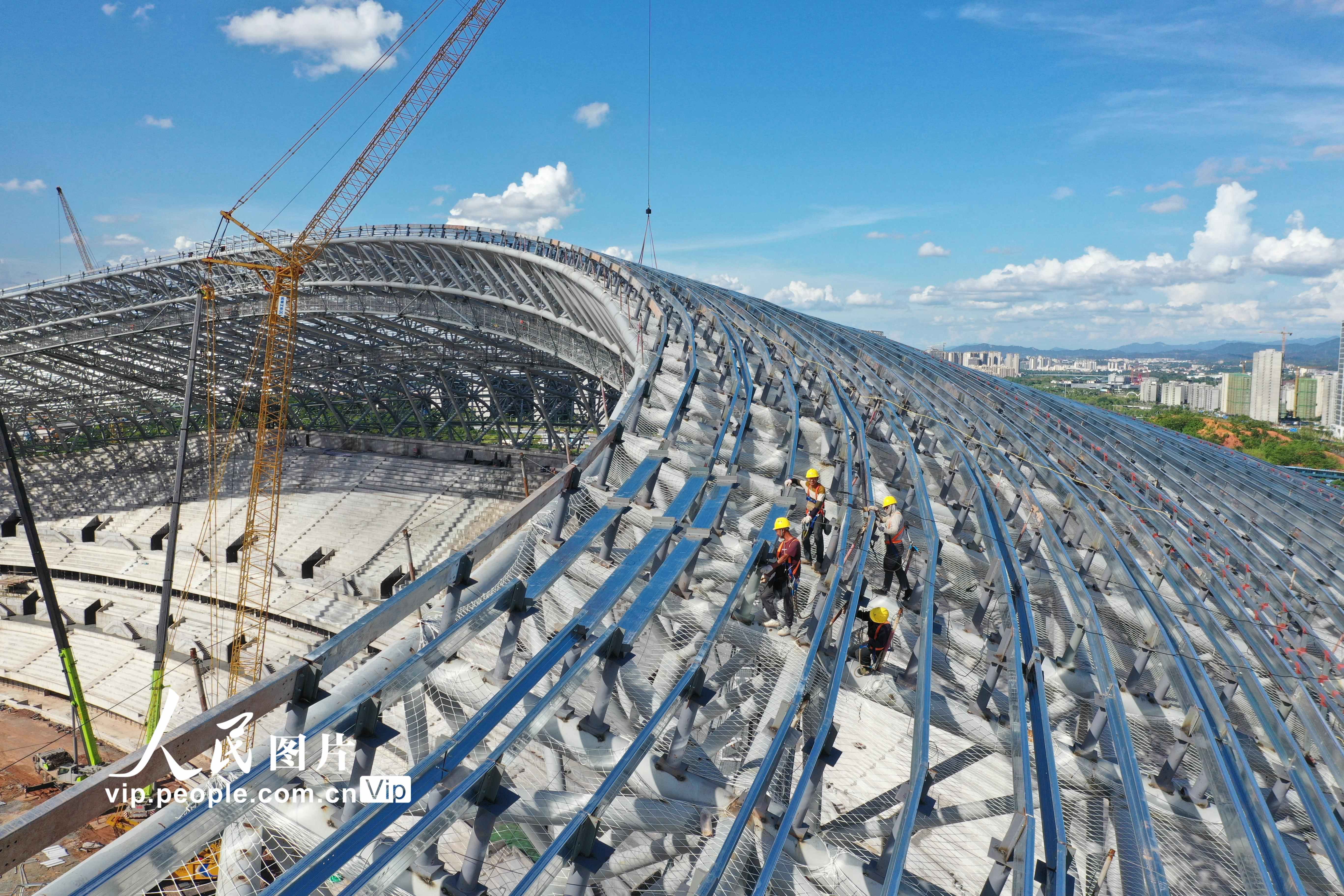 2023��7��20�գ�����ʡ������ȫ�������ĳ��ݽ��蹤�أ������ڽ��ж���ֽṹ����װ�;�װ�޹�����