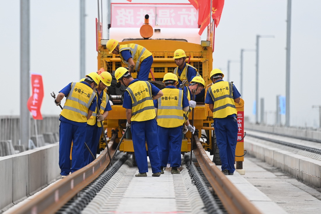 杭溫鐵路開始全線鋪軌