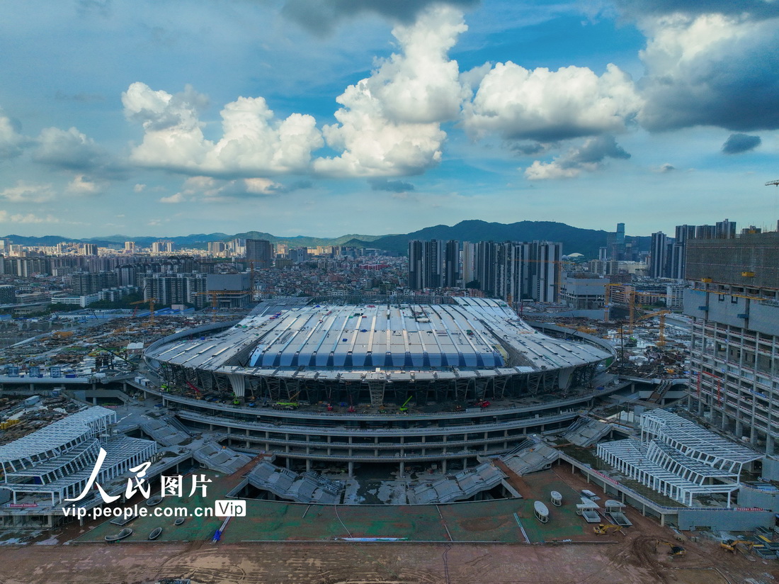 2023年7月20日，廣東省廣州市，俯瞰白雲火車站建設現場。