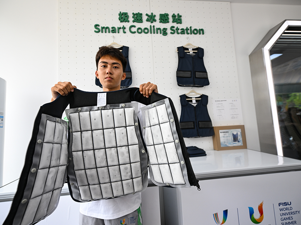 7��15�գ��ڴ��˴�Ƽ�������վ��������Ա��չʾ���±����ġ��»������ ���� ��