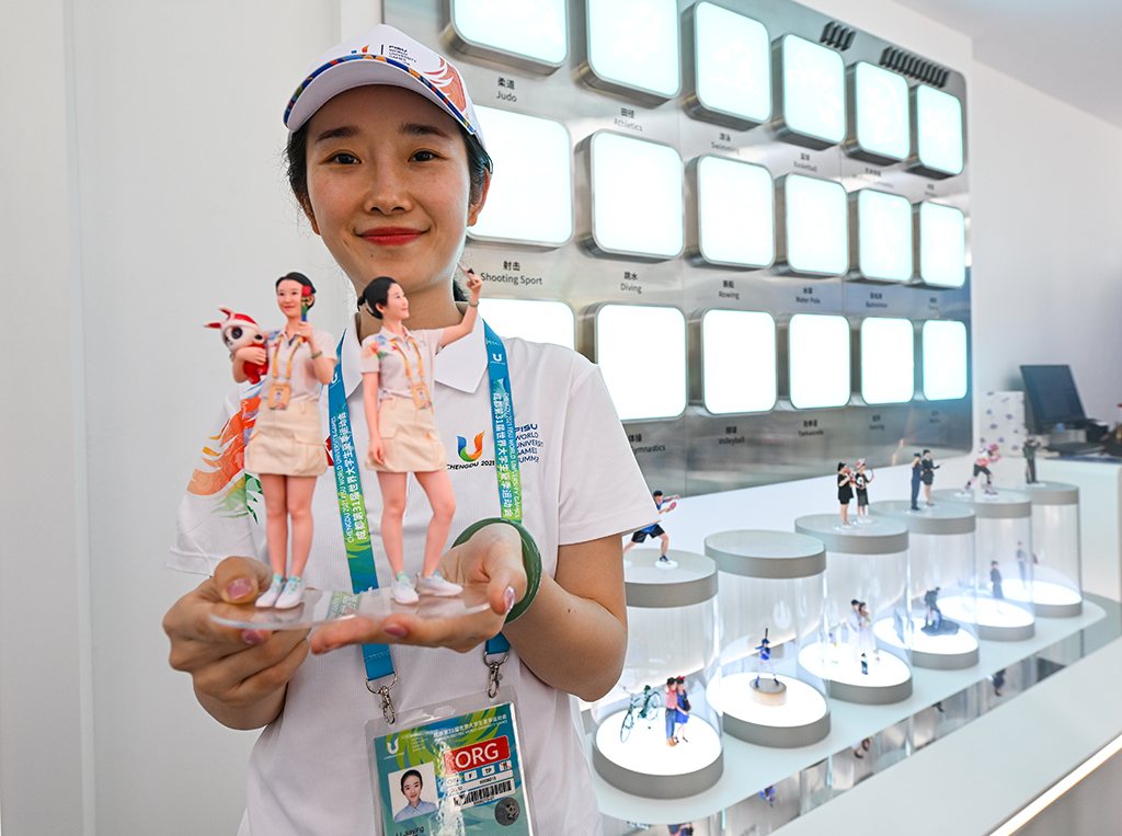 7��15�գ��ڴ��˴�Ƽ�������վ��������Աչʾ���Լ�����Ϊԭ�͵�3D��Ӱ�����ְ졣�»������ ���� ��