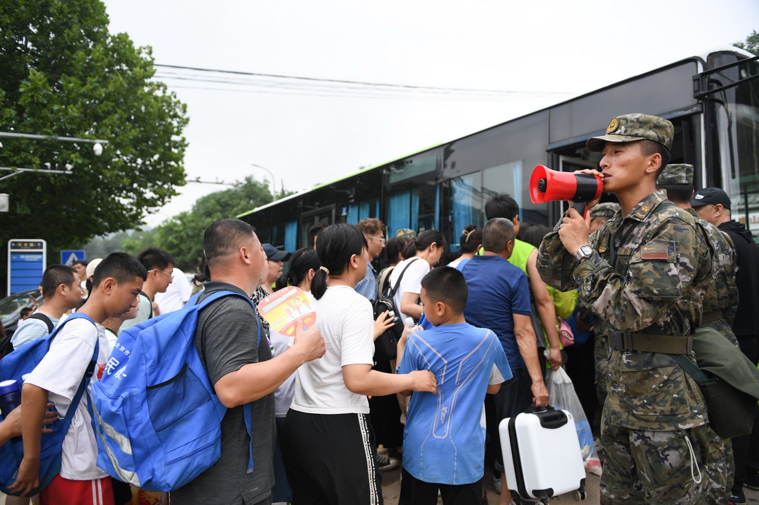因強降雨被困北京門頭溝的列車旅客陸續安全轉移