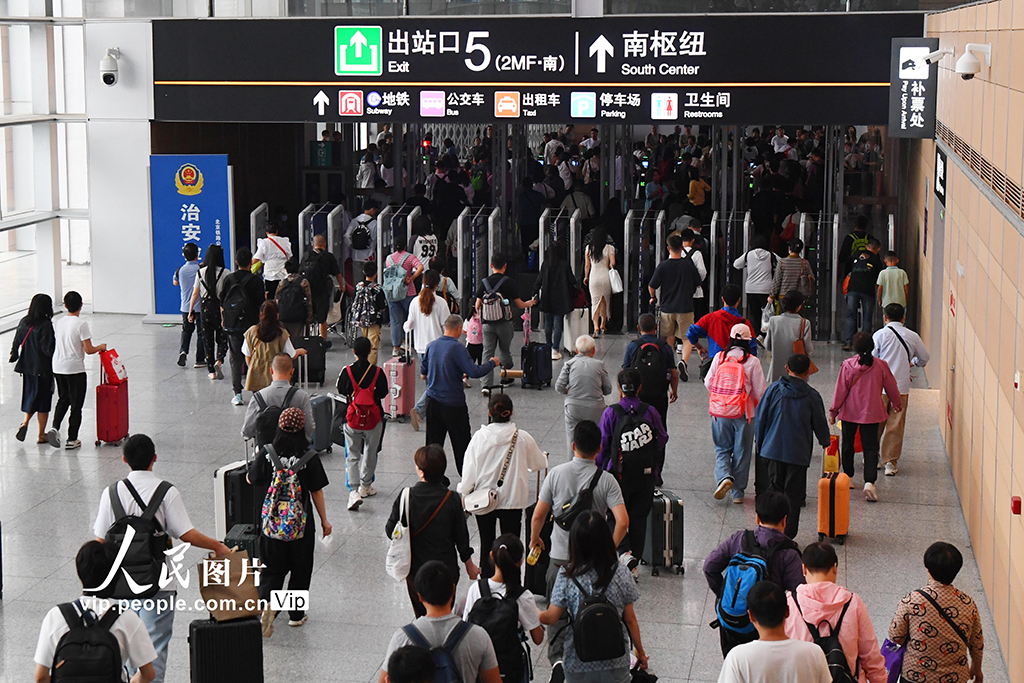北京：鐵路迎來暑假返程客流高峰【4】