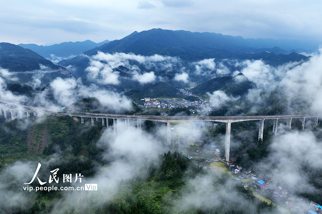 重慶酉陽：“雲端高速”景色如畫【5】