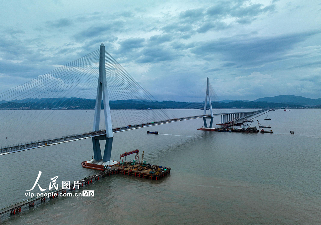 浙江宁波：象山港跨海大桥建设忙
