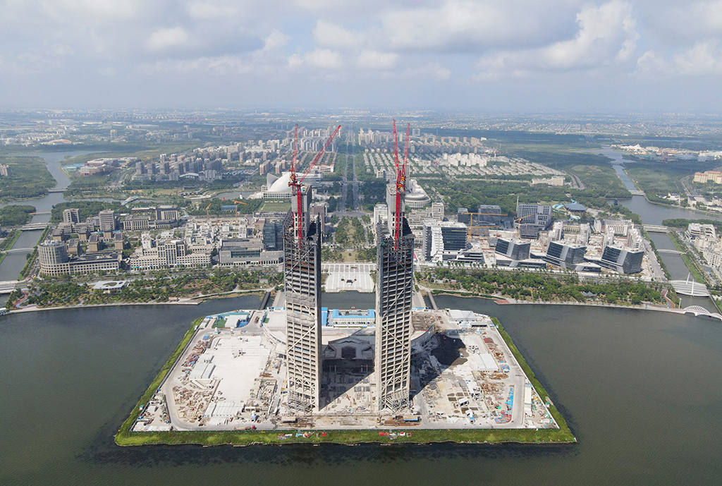 9月6日拍攝的臨港西島中銀金融中心項目建設工地（無人機照片）。 