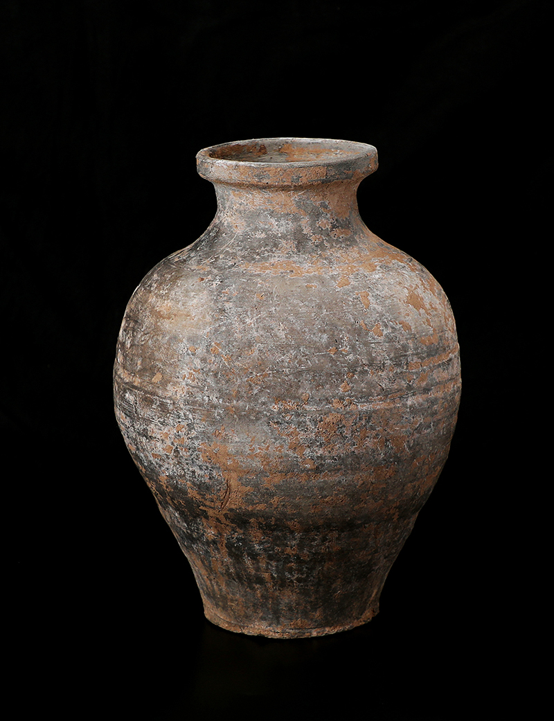 这是北周宇文觉墓出土的陶罐（资料照片）。新华社发（陕西省考古研究院供图）