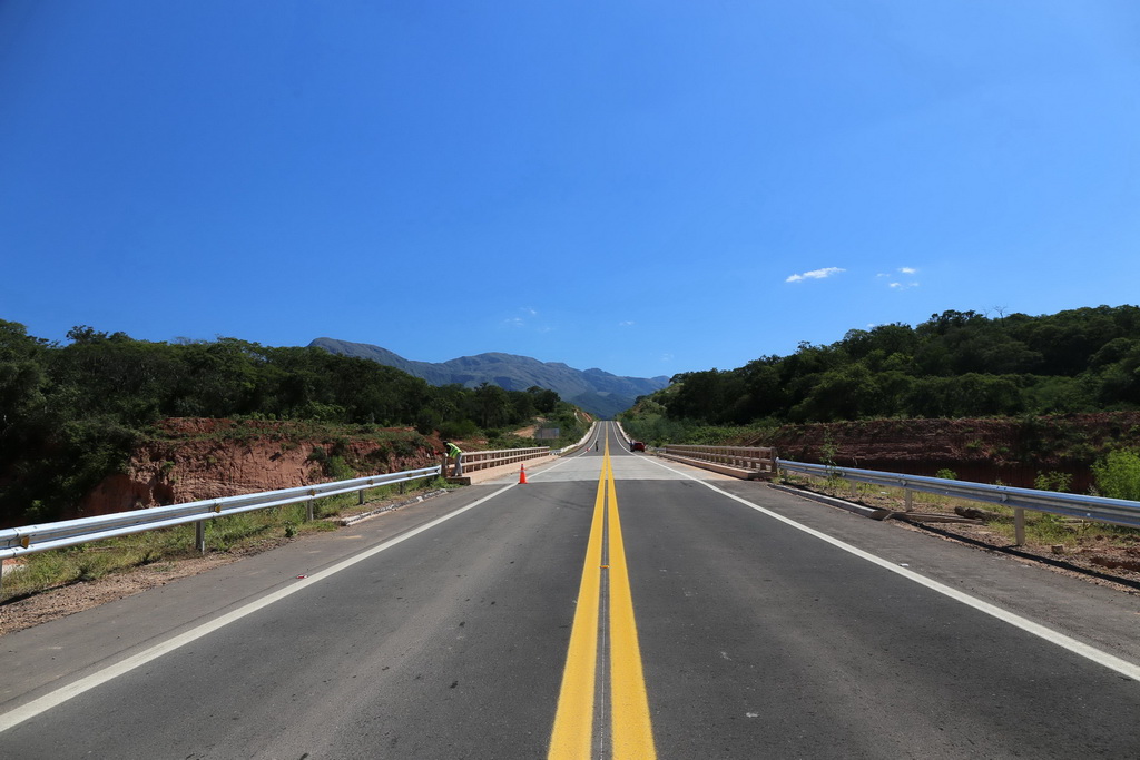 這是2023年5月16日拍攝的玻利維亞埃爾埃斯皮諾公路。