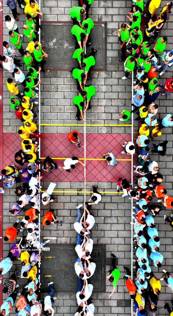 9��27�գ��Ĵ�ʡ��������Ϫ�������μ�ũ���˶�����˶�Ա�ھ��аκӱ�����