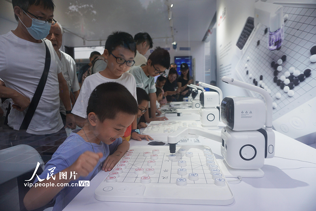 浙江杭州：玩轉未來生活節 體驗“黑科技”