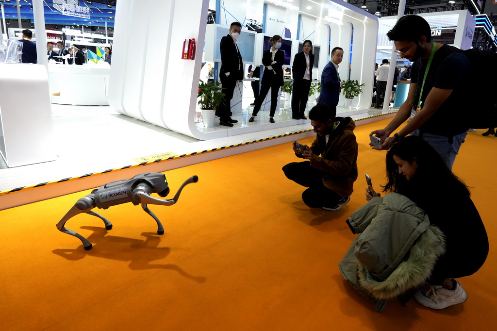 11��7�գ��ڵ���������Ἴ��װ��չ���������뺣��˹��չʾ�����ܻ������������»������ �Ž��� ��