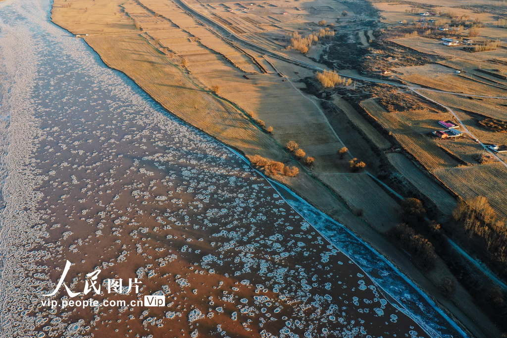 內蒙古托克托：黃河現流凌景觀