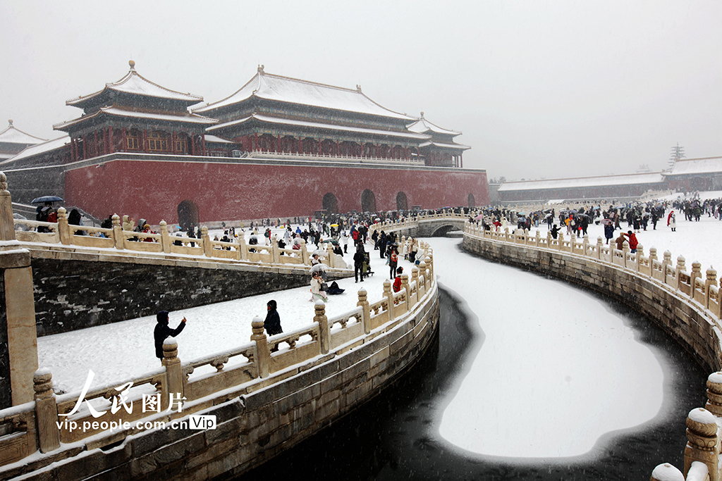 北京：雪映故宮
