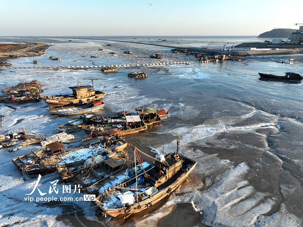 江蘇連雲港：強寒潮來襲 海岸現大面積冰凌