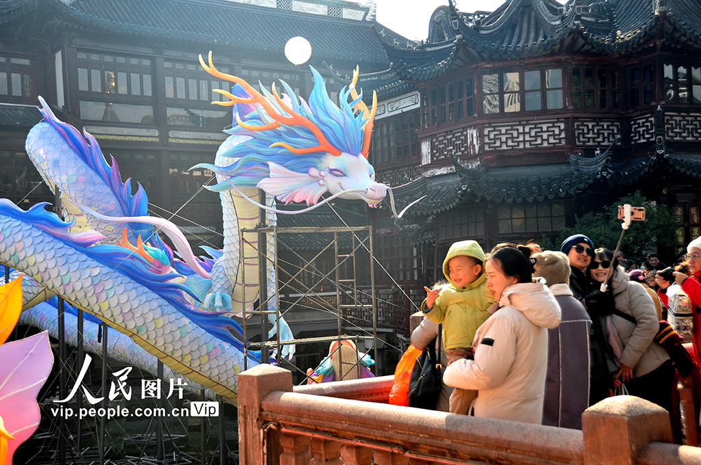 上海：“巨龍”亮相豫園 城隍廟龍年年味濃