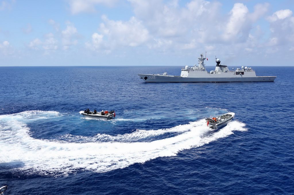 中國海軍第35批護航編隊開展反海盜針對性訓練（2020年5月2日攝）。新華社發（姜霞攝）