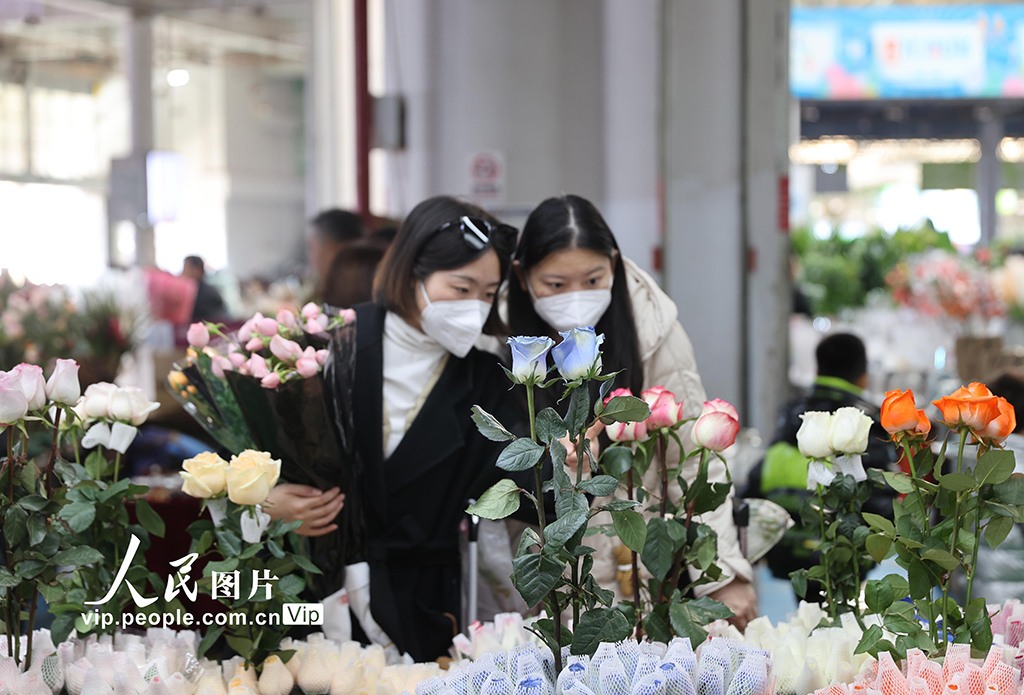 雲南昆明：新年鮮花俏銷【2】