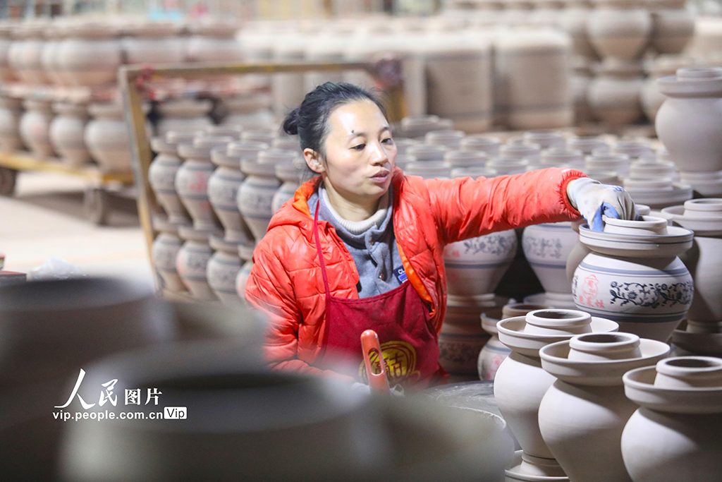重慶：訂單陶瓷暢銷