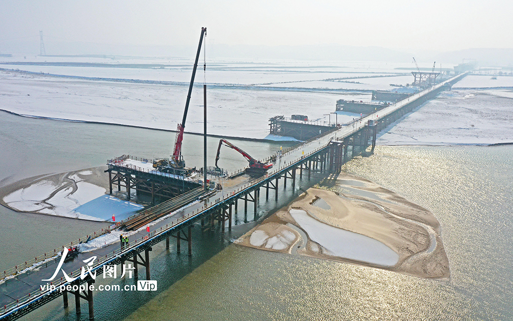 河南焦作：黃河特大橋建設“加速度”