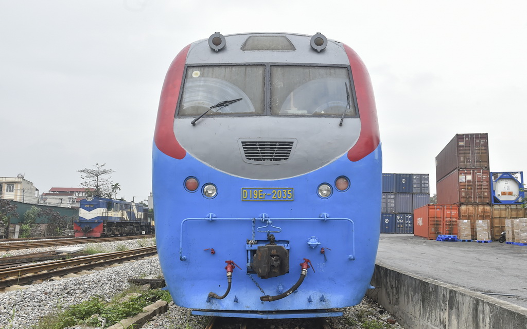 這是1月15日在越南河內東英車站拍攝的中越班列火車頭。