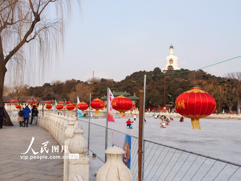北京北海公園紅燈籠高挂迎新春