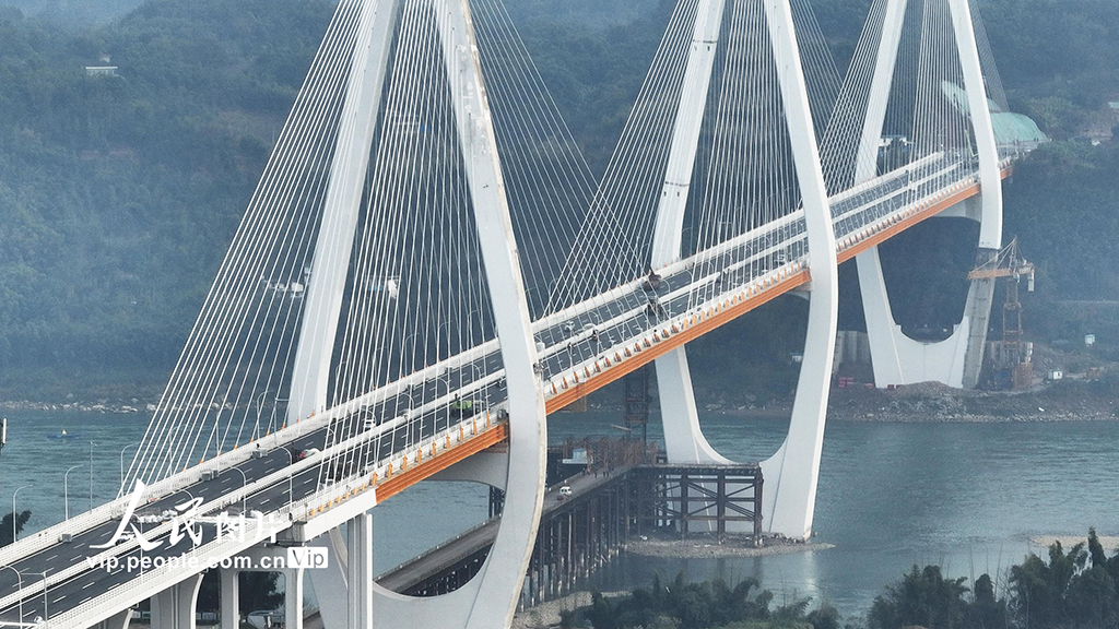 四川宜賓：江安長江二橋建設進入掃尾工作