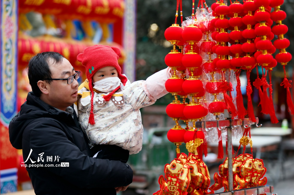 甘肅隴南：購年貨 迎新春