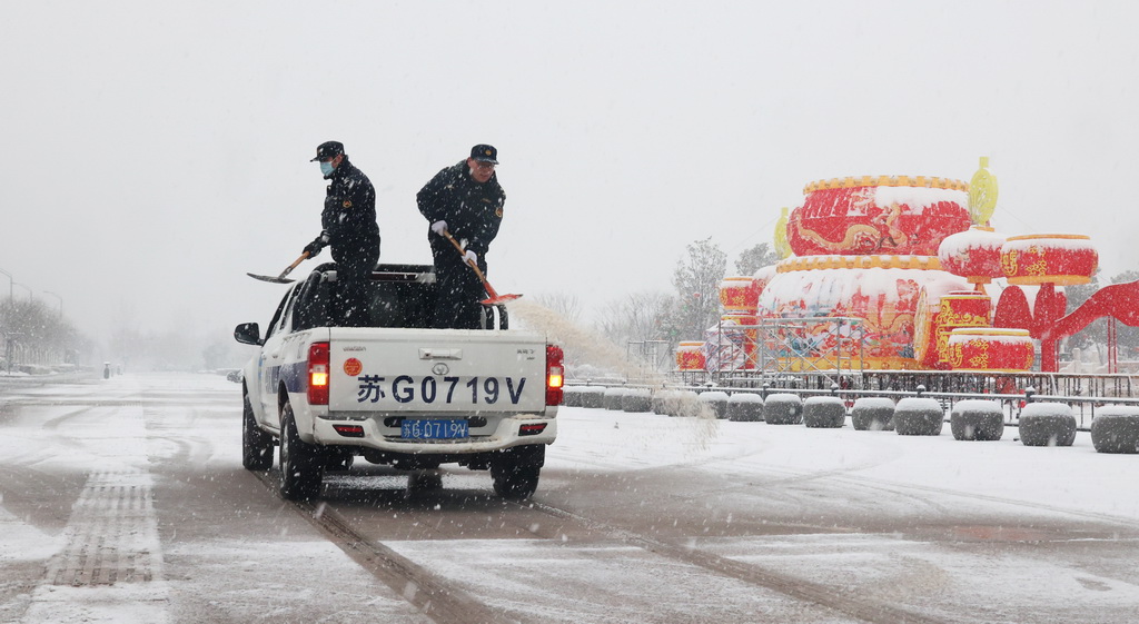 2��4�գ��ڽ���ʡ���Ƹ��к�����������·���ǹܹ�����Ա������ѩ�����»��緢��������㣩