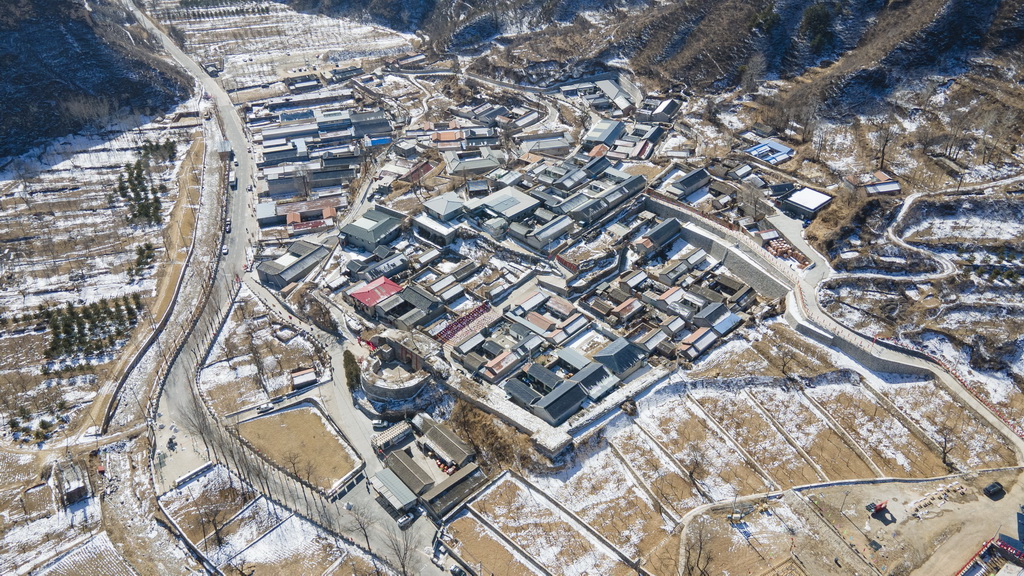 這是2月25日拍攝的長峪城村“新城”城牆及瓮城（無人機照片）。
