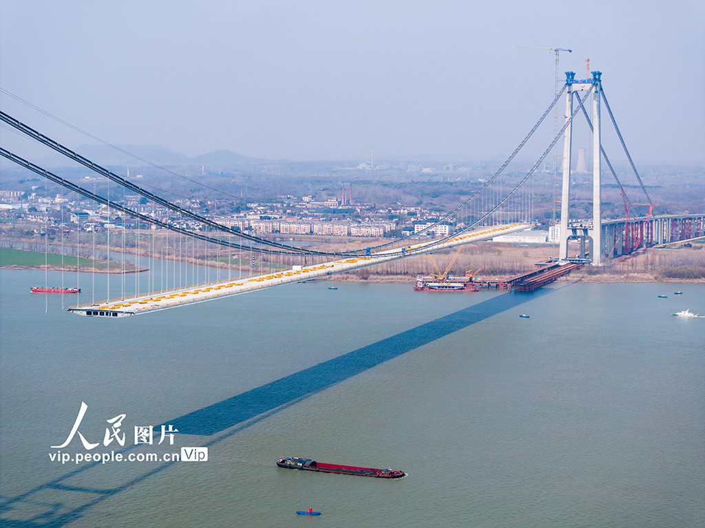  Nanjing, Jiangsu: Longtan Yangtze River Bridge is under construction