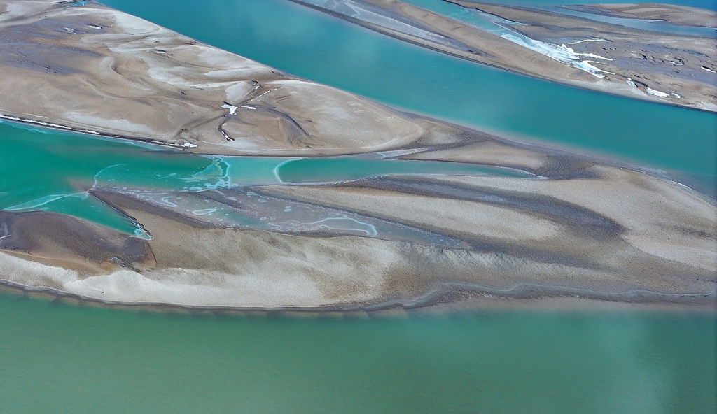 這是3月1日拍攝的黃河寧夏段（無人機照片）。