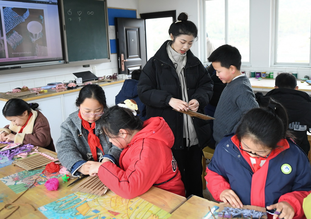 3��5�գ�־Ը�߰������ѧ�����÷Ͼ���Ʒ���ֹ���