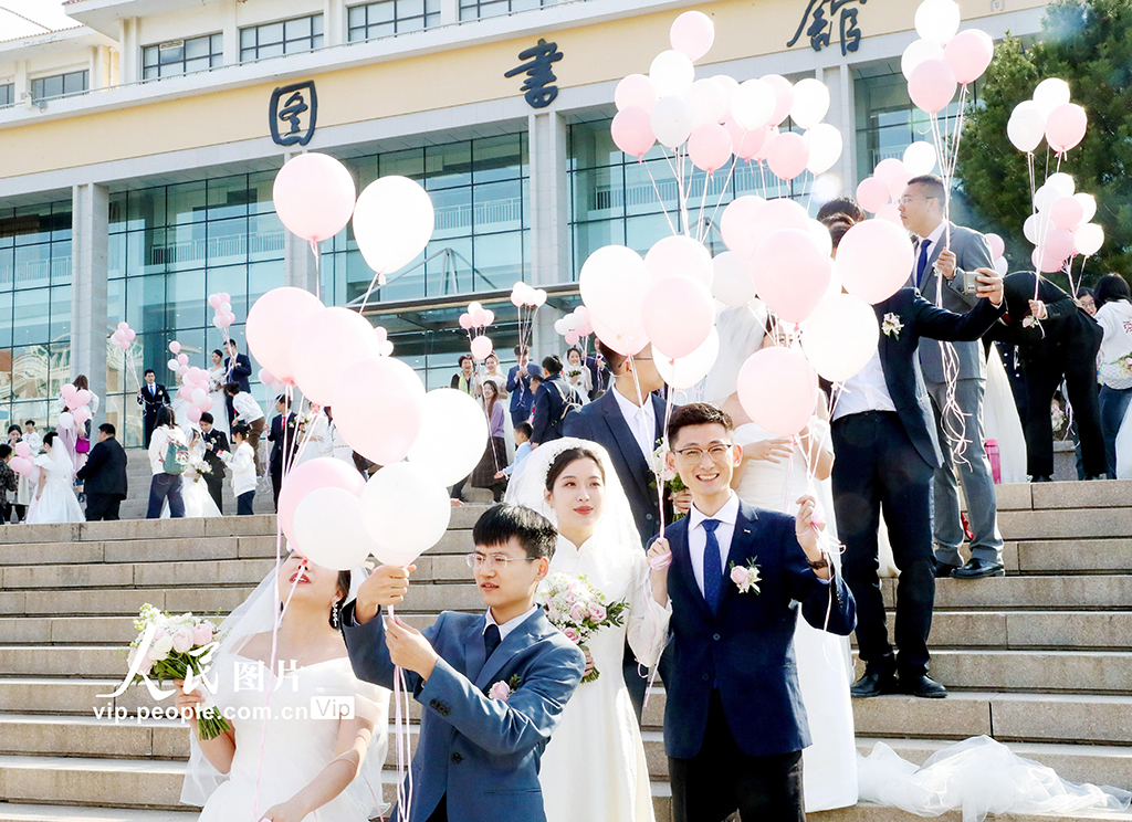 中國海洋大學為100對校友舉行集體婚禮【3】