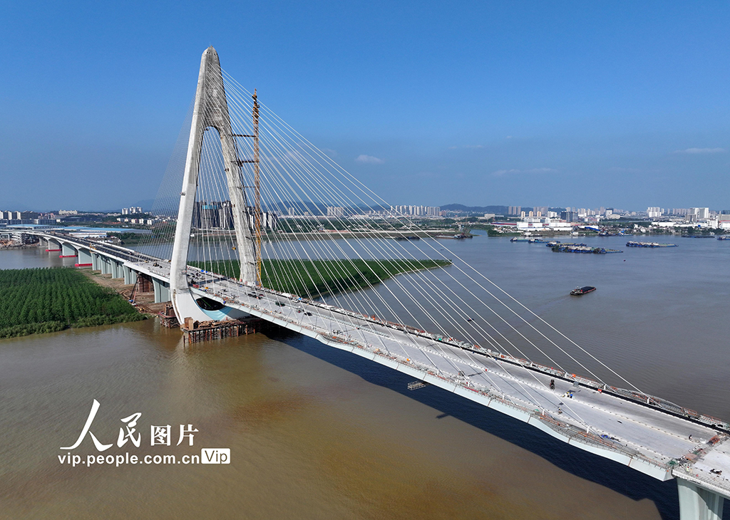 湖南長沙：香爐洲大橋建設施工忙