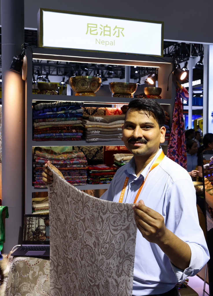 4��16�գ��Ჴ����չ���ڵ��Ľ���������չʾ��Ʒ��